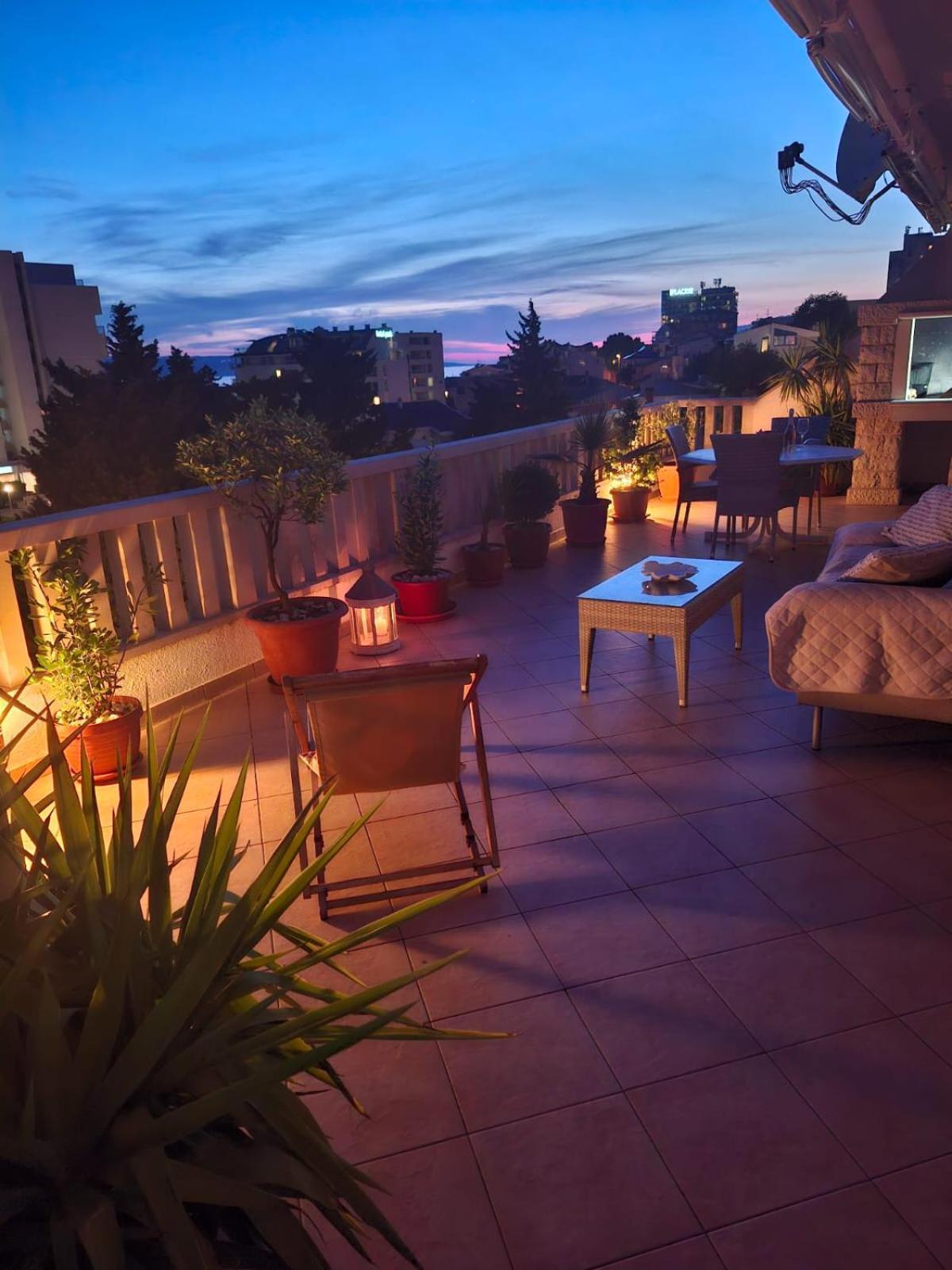 Happy Basset Terrace Apartment Макарска Екстериор снимка