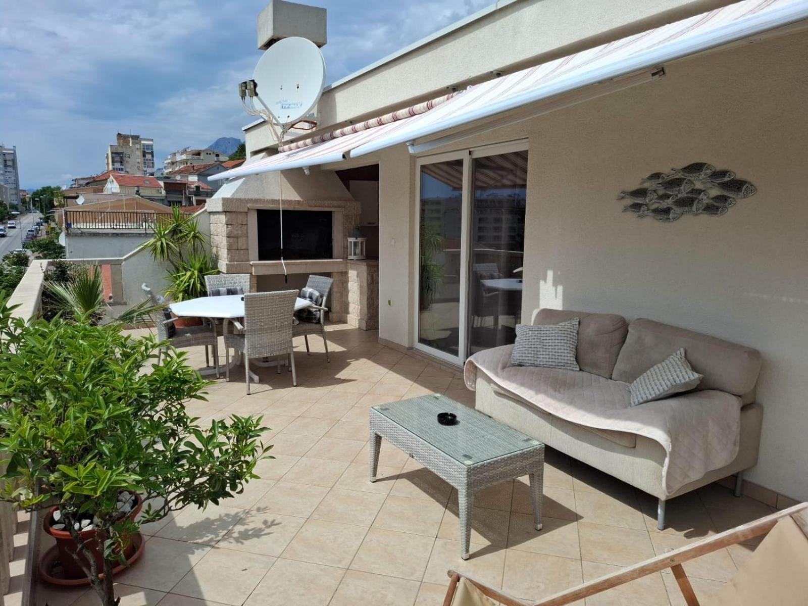 Happy Basset Terrace Apartment Макарска Екстериор снимка
